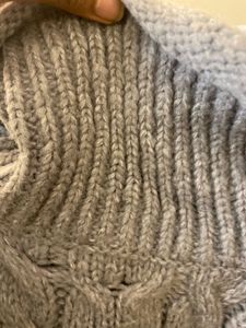 Cable knit pullover 🎀