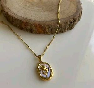 Rose Pendant Necklace 🌷