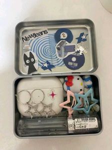 Hello Kitty Case Keychain