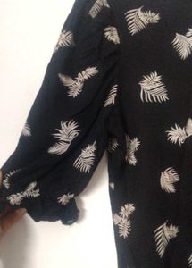 Floral Print Black top⁠人✿