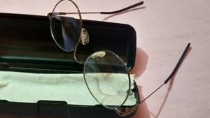 Grey Metal Round Glasses