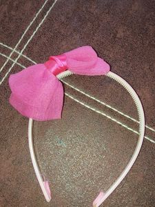 A Combo Of 2 Beautiful Hairbands