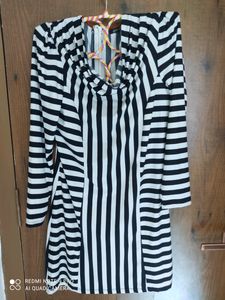 Globus Fullslevees Tunic In Very Good Condition
