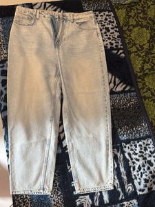 Light Wash High-Waisted Jeans