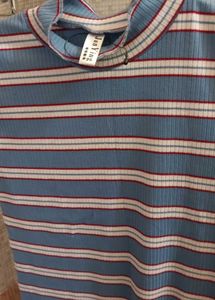 Ribbed mock neck striped fitted tee