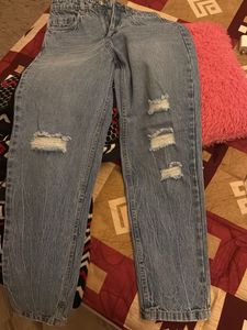 Distressed High Waisted Jeans