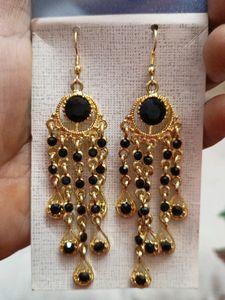 brand new beautiful black and gold earing...can go with both ethnic and western outfits
