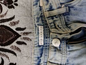 Cargo Style Light Wash Jeans