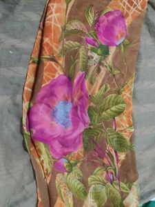 Pink Flowers🌸 Lives Print Saree
