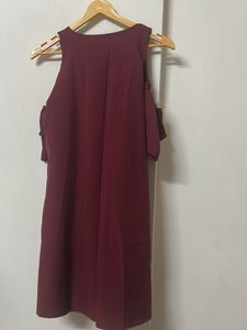 Maroon Cold Shoulder Casual Dress