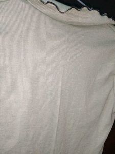 Ribbed Lettuce Edge Top