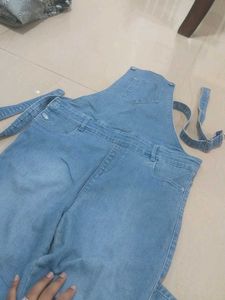 A damgree denim suit