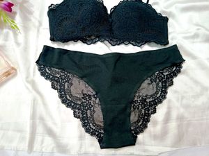 Lace Bra &amp; Panty Set
