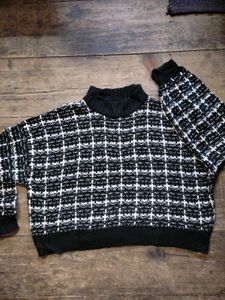 🌸Black &amp; White Classic Sweater