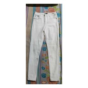 White Casual Skinny Soft Denim Jeans 🤍