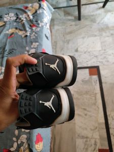Jordan Retro 4 Black and White