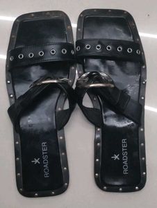 Roadster Black Embellished Sandals
