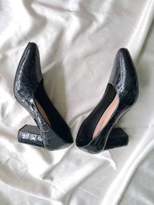 Dressberry Elegant Black Heels