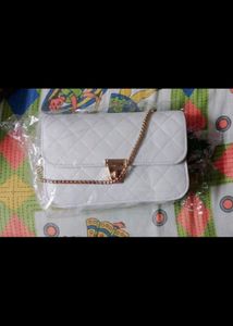Cute White New Chain sling Bags 🥰