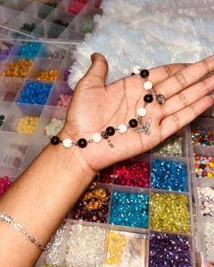 Charm Beaded Bracelet 🖤💜💙