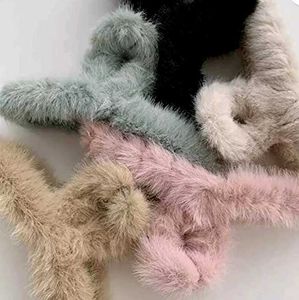 2 Classy Korean Fur Claws