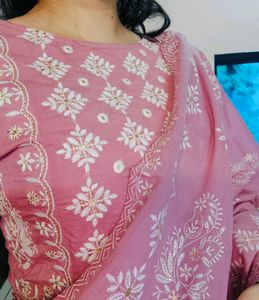 Women Mauve Pink Chikankari Embroidery Kurta Set