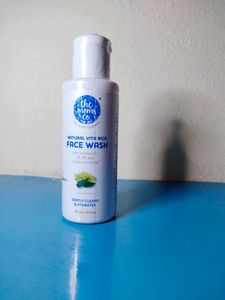 Natural Vita Rich Face Wash