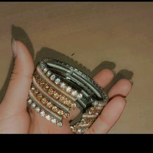 Wedding Wearable Beautiful Golden Bracelet