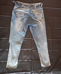 Distressed Knee Jeans