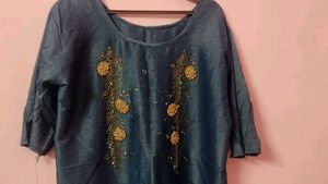 Stylish Women&#39;s Kurtas (Set of 2)