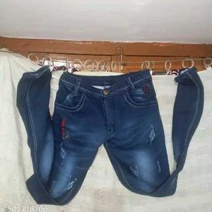 GIRLS JEANS PANT.