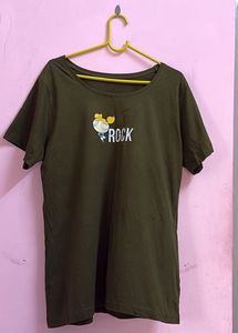 Green &#39;Rock&#39; Graphic Tee and shorts combo