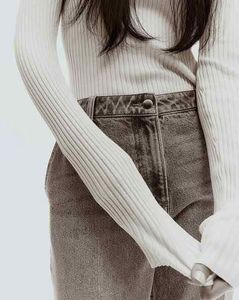 H&amp;M ribbed knit boat neck top .