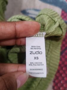 Zudio Off  shoulder green top