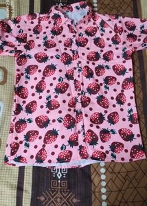 Beautiful 🍓Strawberries🍓 Woman Nd Girls Top❤