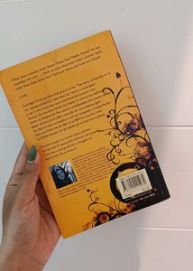 📚Book &#34;Right Fit Wrong Shoe&#34; By Varsha Dixit!