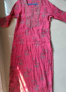 Elegant Pink Embroidered Kurta