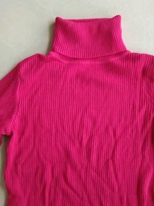 Fusia Pink Woolen Sweater Size:M