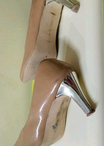 Elegant Heels condition good with imperfection