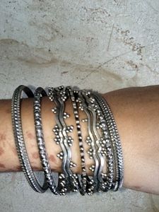 Silver Tone Bangle Set