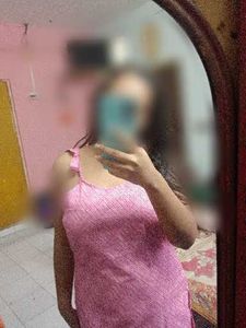 pink sleeveless kurti with free jhumka