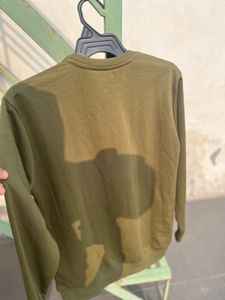 Womens sweatshirt with tag