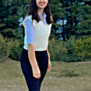 Half sleeve Crop Sweater