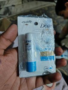 DOVE  LIP CARE