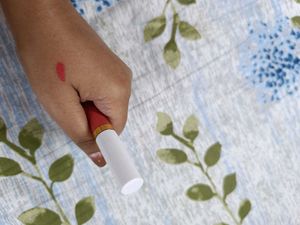 Combo Of Swiss Beauty And MyGlamm Lipstick