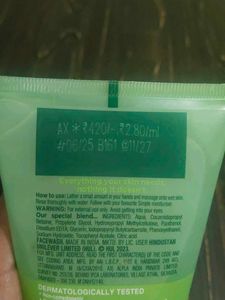 Simple Refreshing Facial Wash