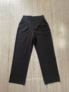 Sale❗️Branded Fashionable Women Parallel Trousers