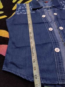 💙Denim Sleeveless Button-Down Top💙💫