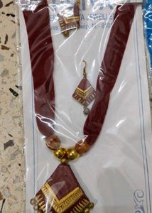 Set Of 4 Necklace With Earrings