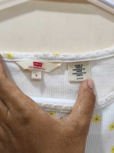 Levi&#39;s White &amp; Yellow Floral Short Sleeve Tshirt